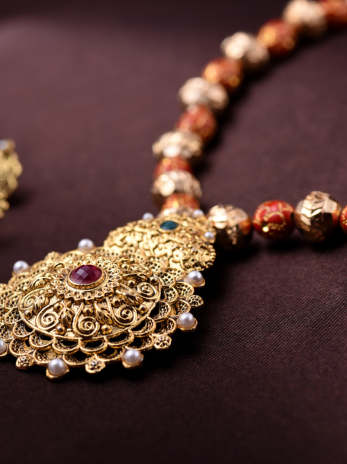 Elegant Golden Jewellery Set